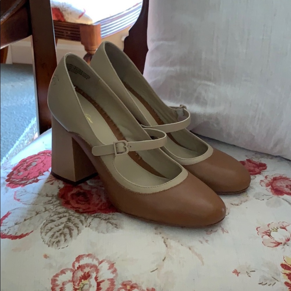Brooks Brothers Mary Jane block heels
